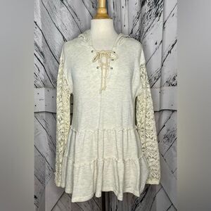 KORI AMERICA Tiered Laced Up Lace Sleeve Hoodie L